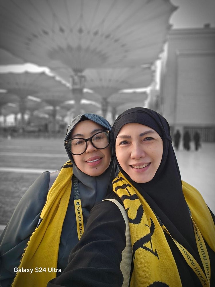 Jamaah Wanita di Masjid Nabawi