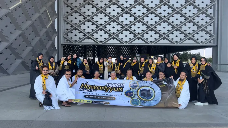 Rombongan Jamaah dengan Banner