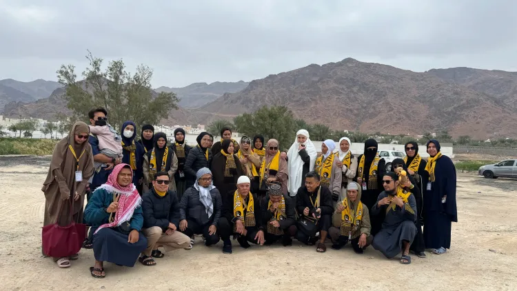 Rombongan Jamaah di Gunung